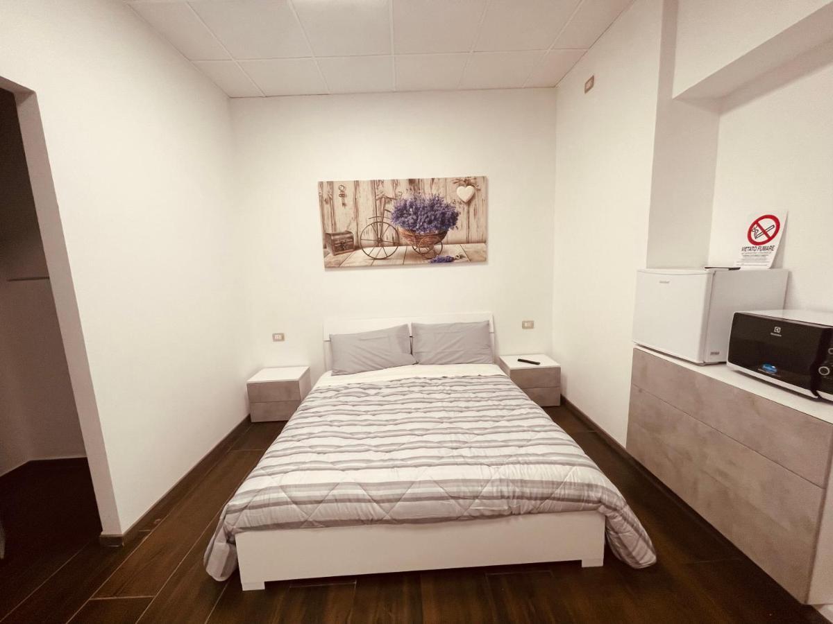 Maura'S B&B Галарате Екстериор снимка